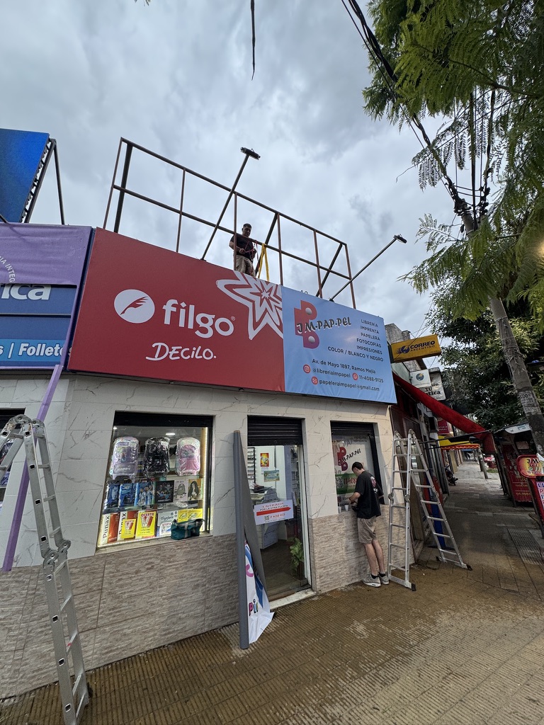 Cartel para fachada de Filgo impreso en gran formato