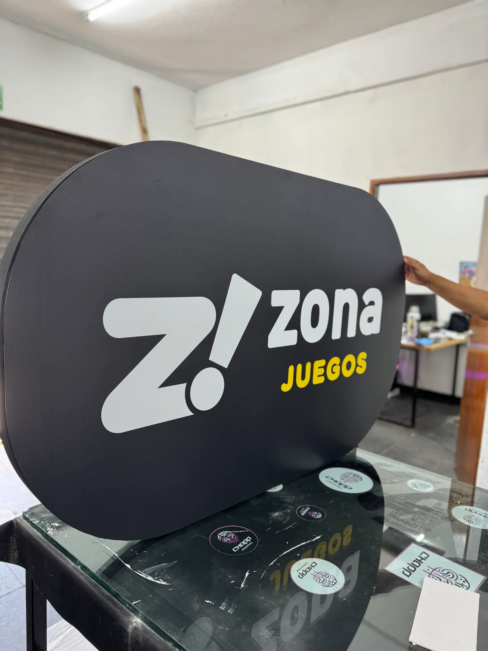 Cartel corpóreo para supermercado Zona COTO
