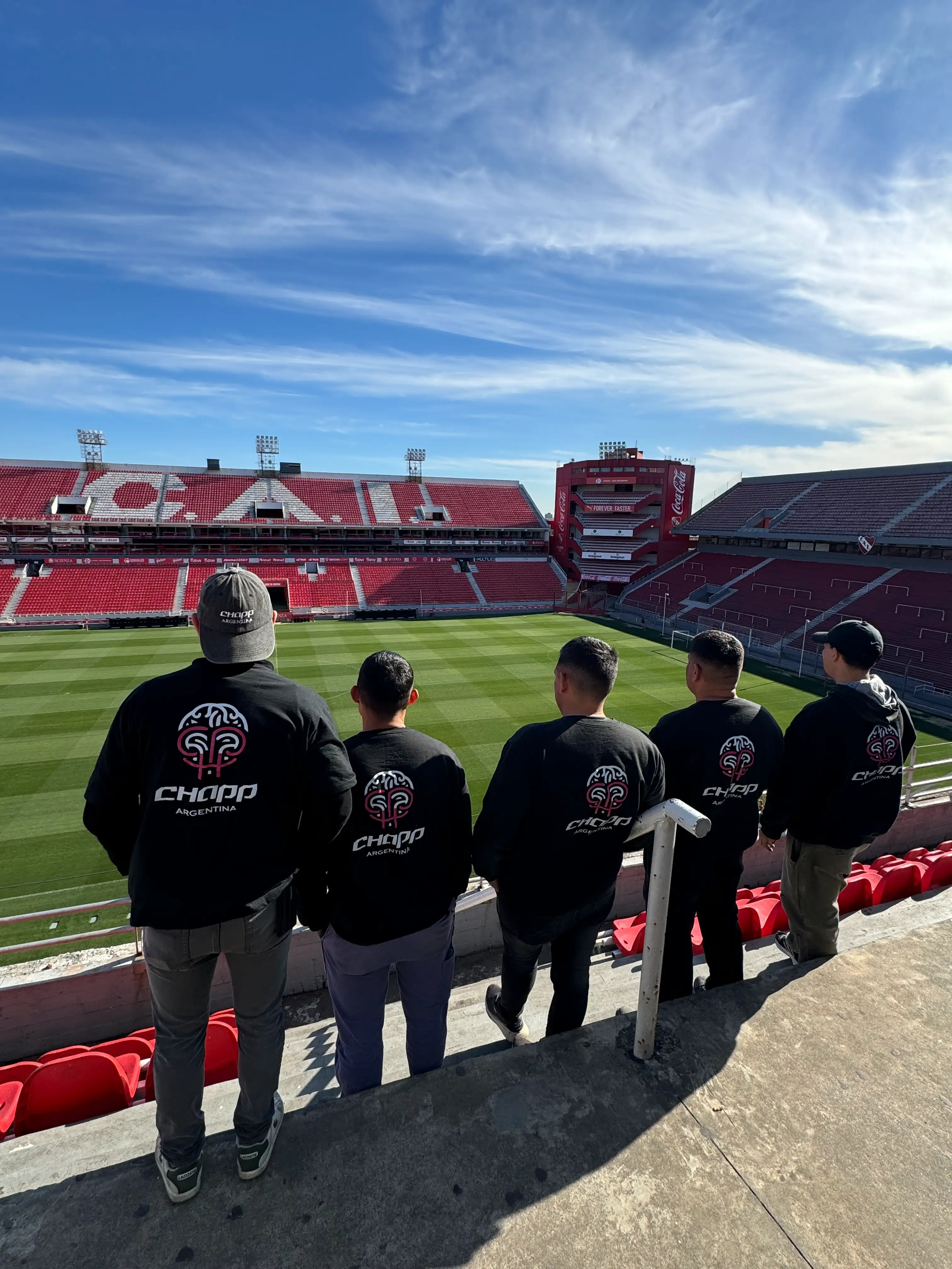 Instalación de stand para Paladini en un estadio de fútbol